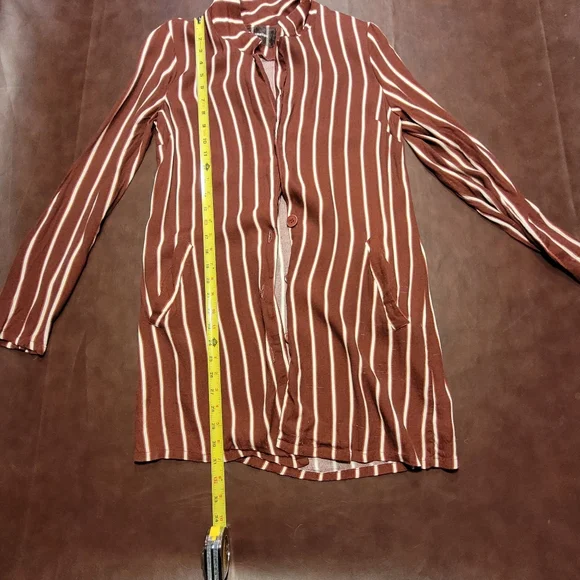 Reformation casual blazer, size 6, striped with pockets - Picture 10 of 11